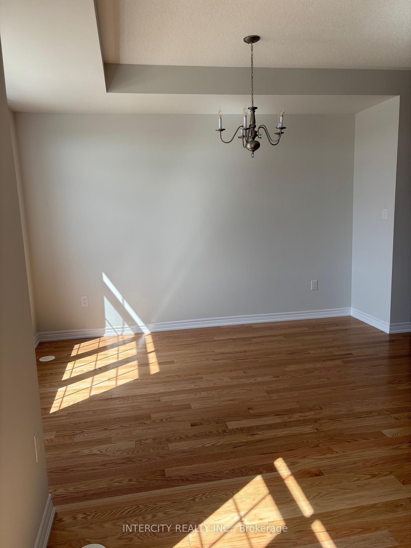 Photo 13 of 321 Inspire Boulevard, Brampton, Sandringham-Wellington North — HOMEH