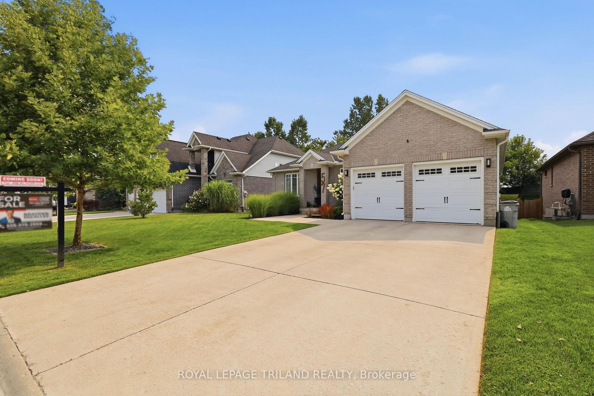 Photo 2 of 57 Caverhill Crescent, Middlesex Centre, Komoka — HOMEH