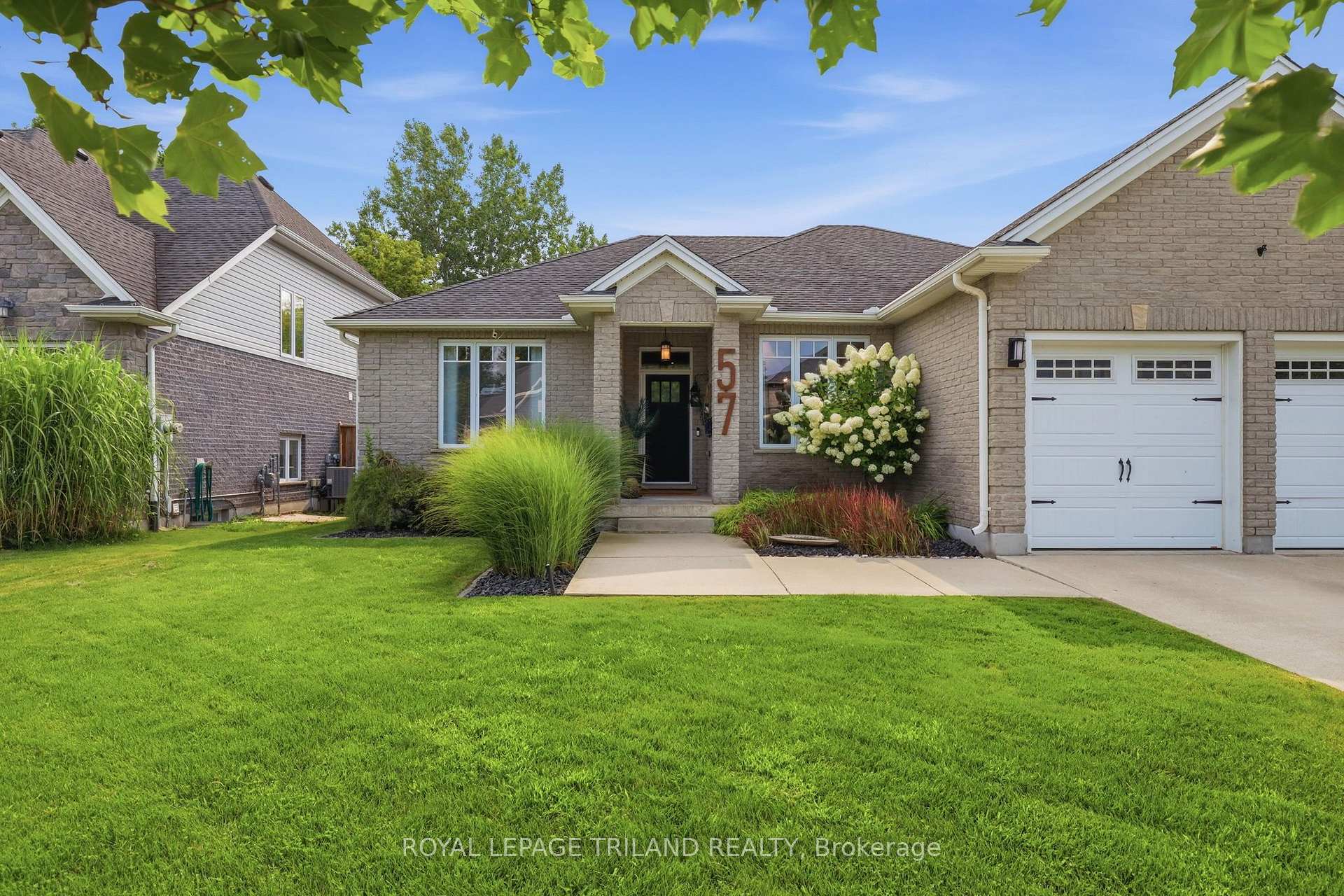 Photo 3 of 57 Caverhill Crescent, Middlesex Centre, Komoka — HOMEH