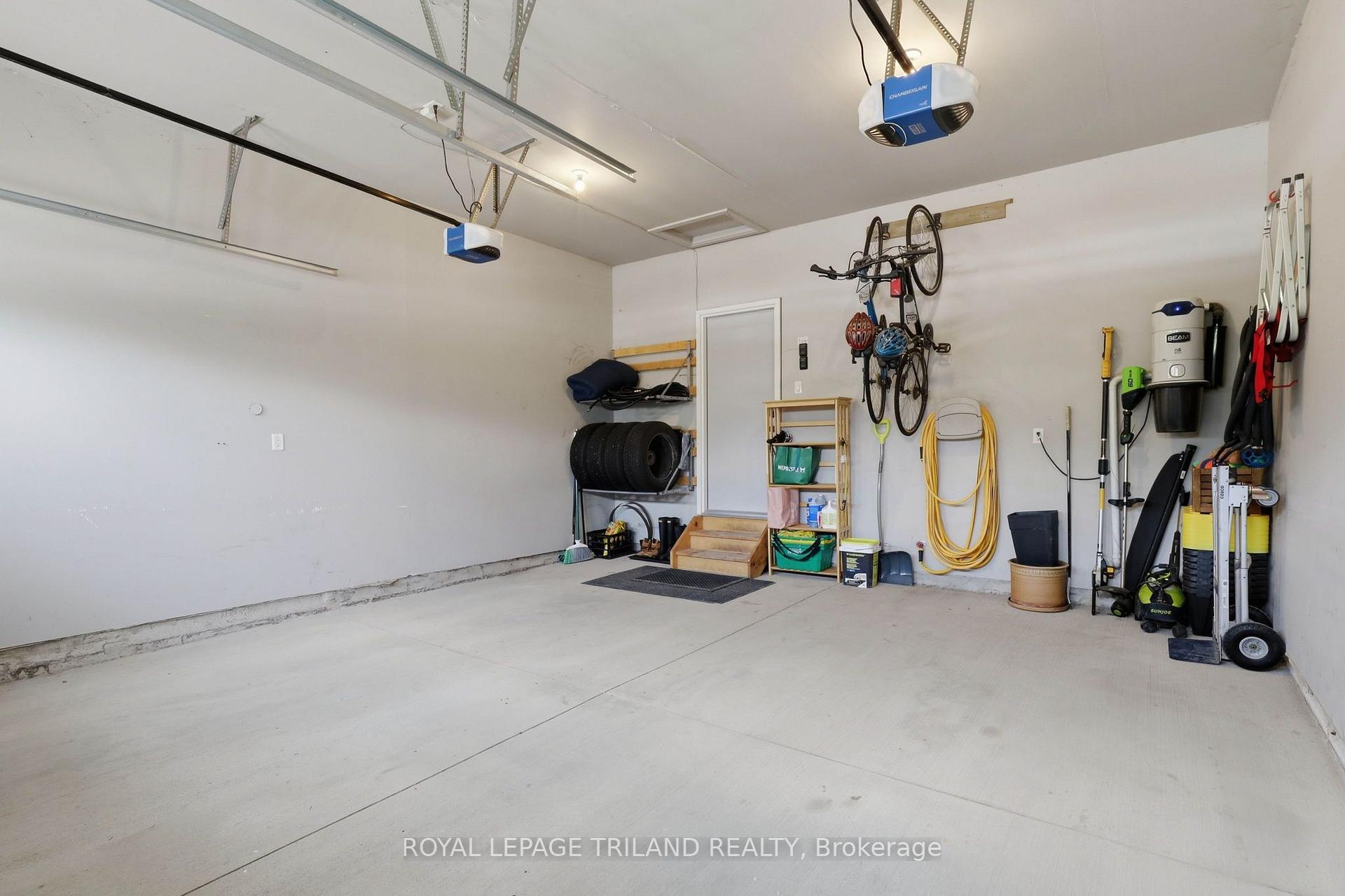 Photo 29 of 57 Caverhill Crescent, Middlesex Centre, Komoka — HOMEH