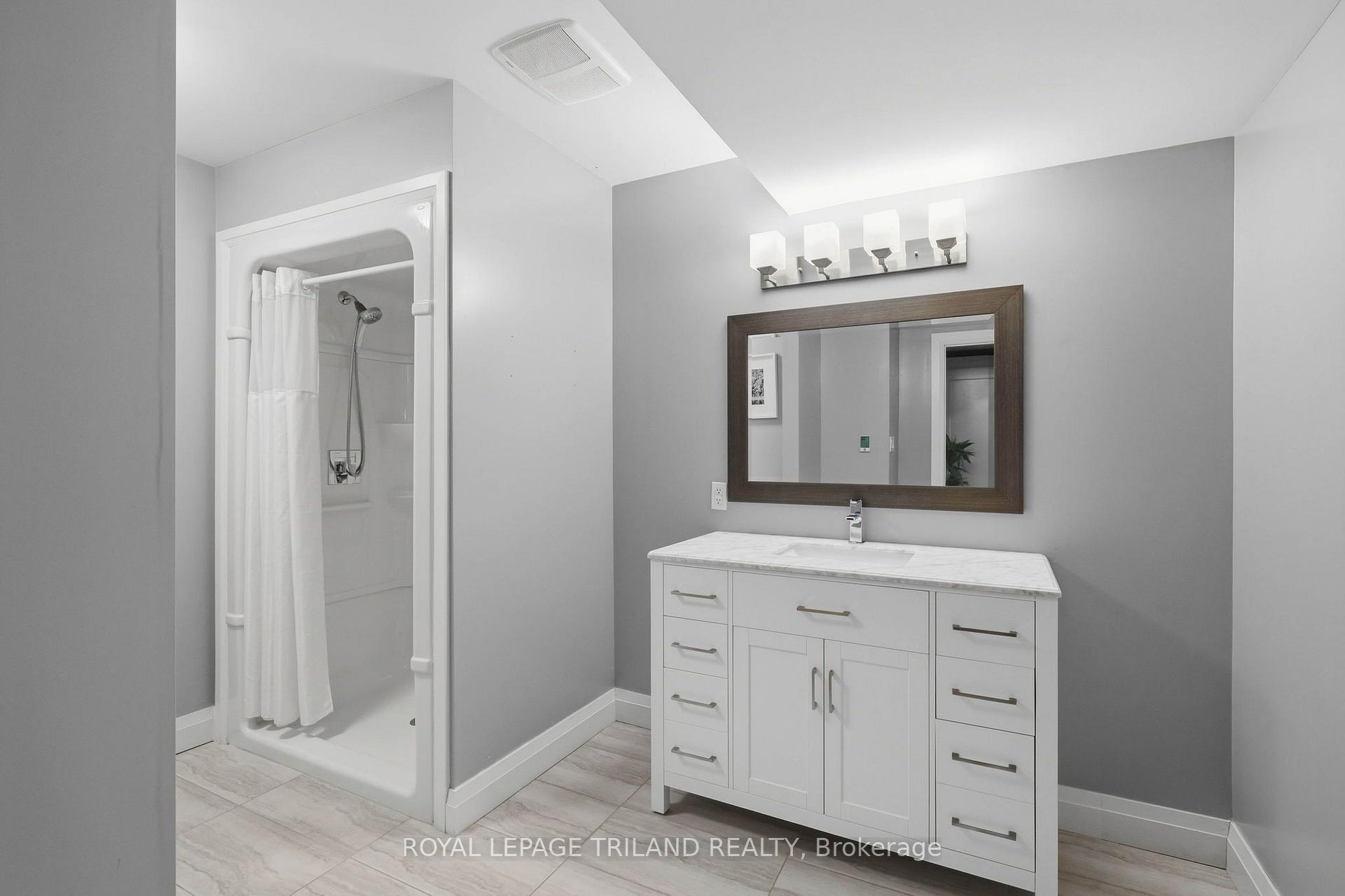 Photo 40 of 57 Caverhill Crescent, Middlesex Centre, Komoka — HOMEH