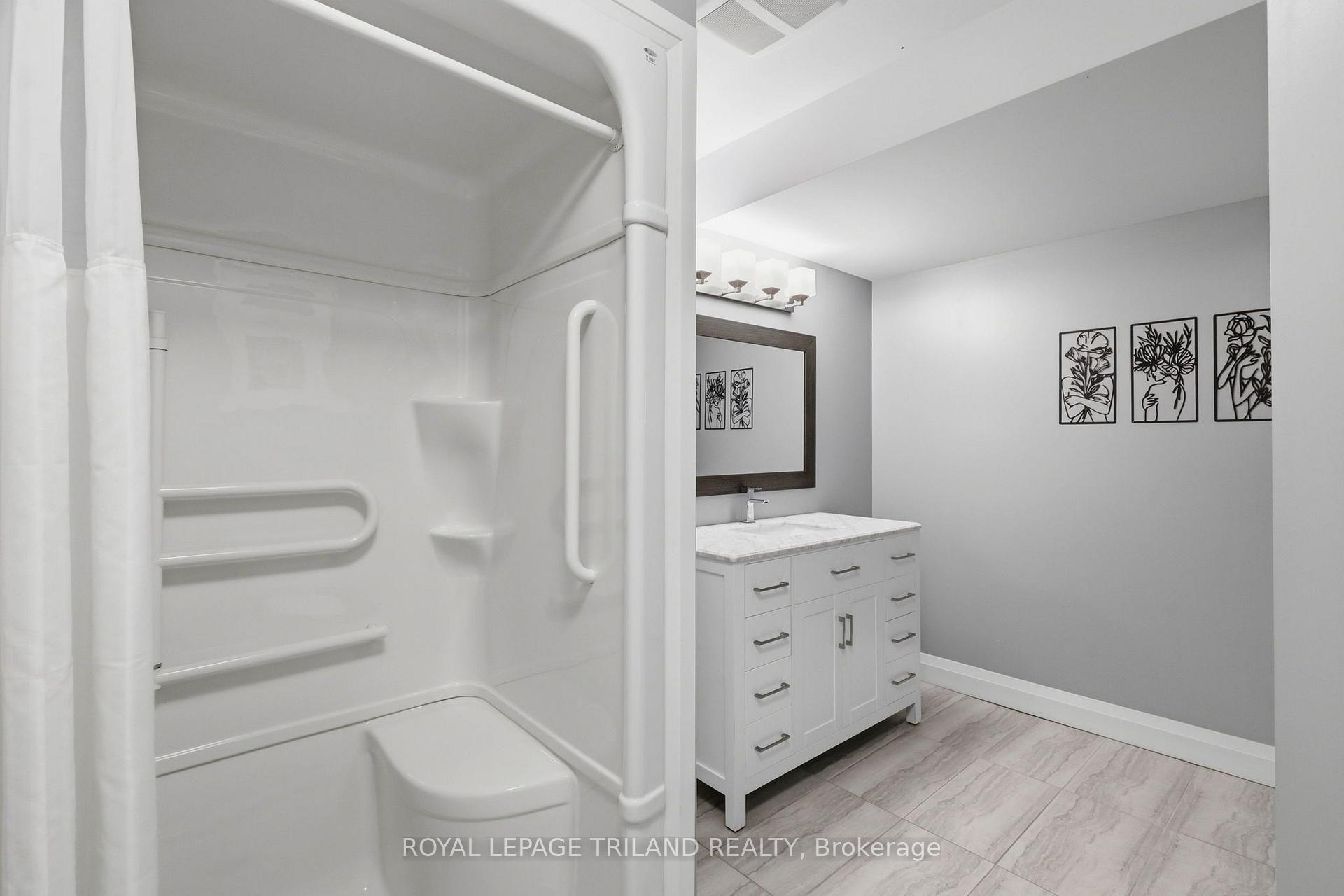 Photo 41 of 57 Caverhill Crescent, Middlesex Centre, Komoka — HOMEH