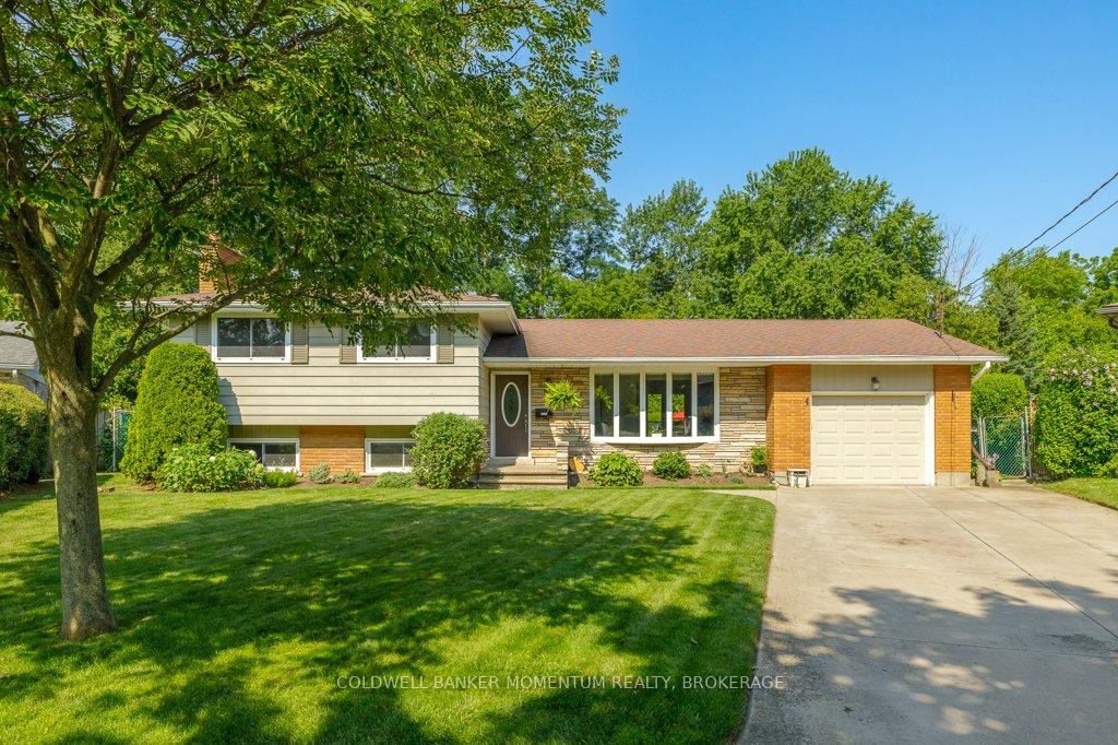 Photo 3 of 9 Heathcote Terrace, St. Catharines, Lakeshore — HOMEH