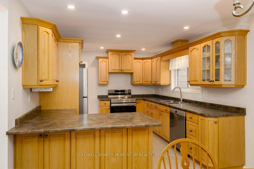 Photo 11 of 9 Heathcote Terrace, St. Catharines, Lakeshore — HOMEH