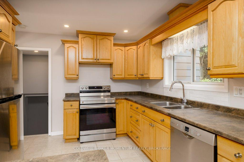 Photo 15 of 9 Heathcote Terrace, St. Catharines, Lakeshore — HOMEH
