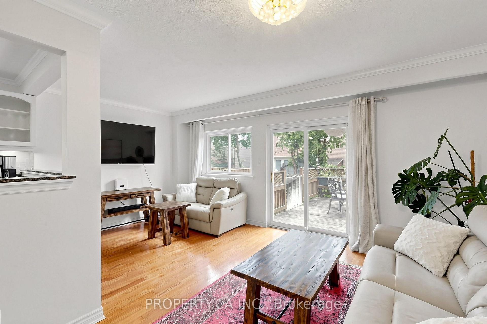 Photo 6 of 80 Peter Andrew Crescent, Vaughan, Brownridge — HOMEH