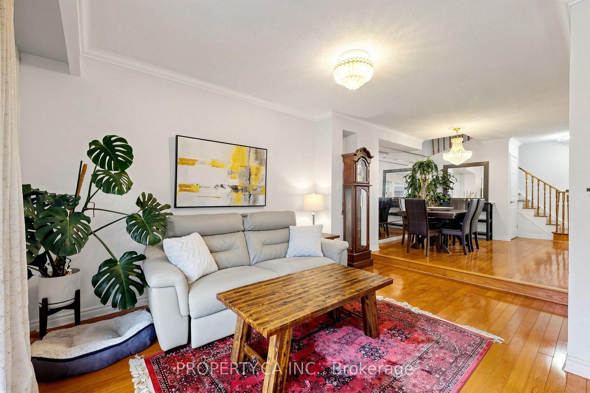 Photo 7 of 80 Peter Andrew Crescent, Vaughan, Brownridge — HOMEH