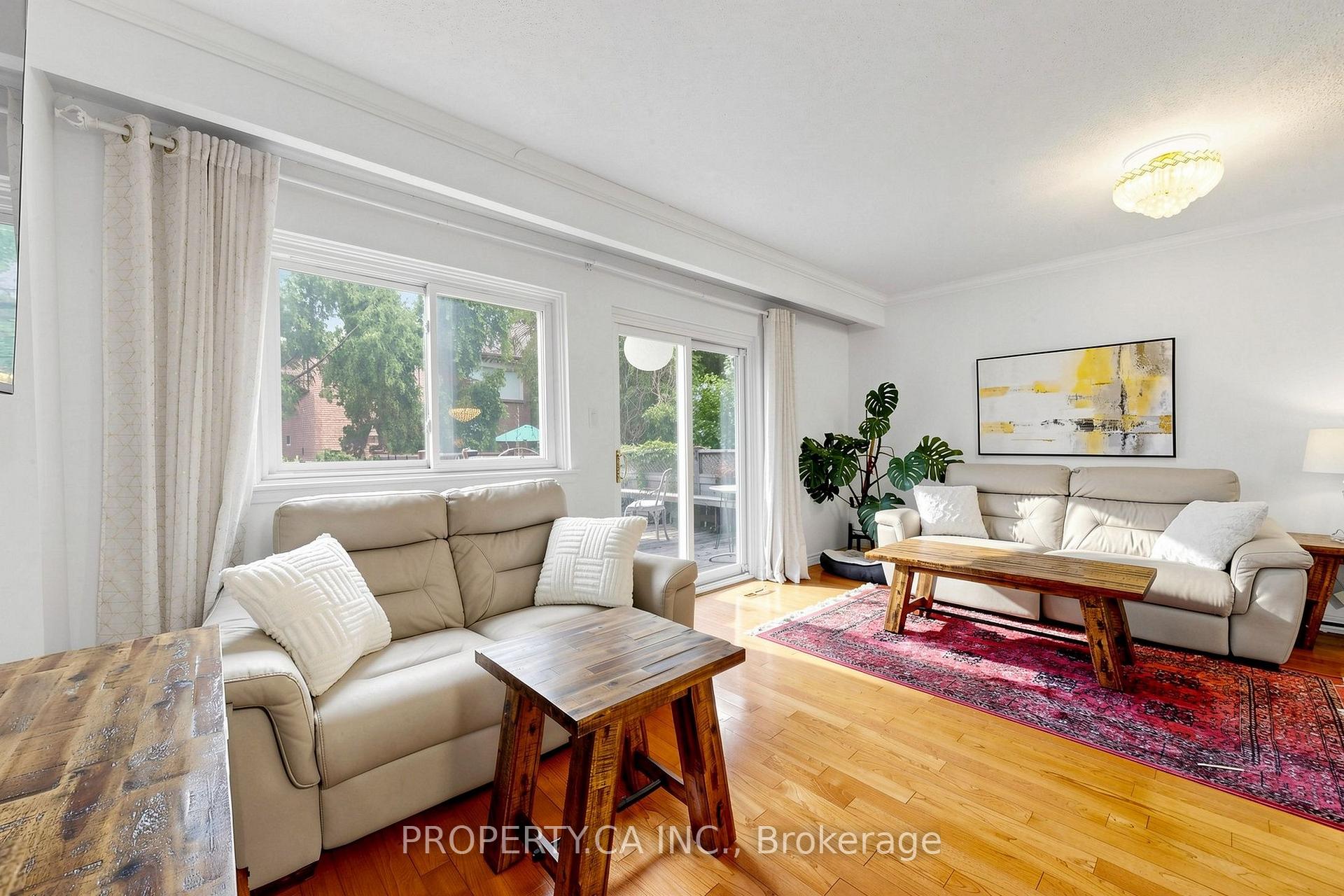 Photo 9 of 80 Peter Andrew Crescent, Vaughan, Brownridge — HOMEH