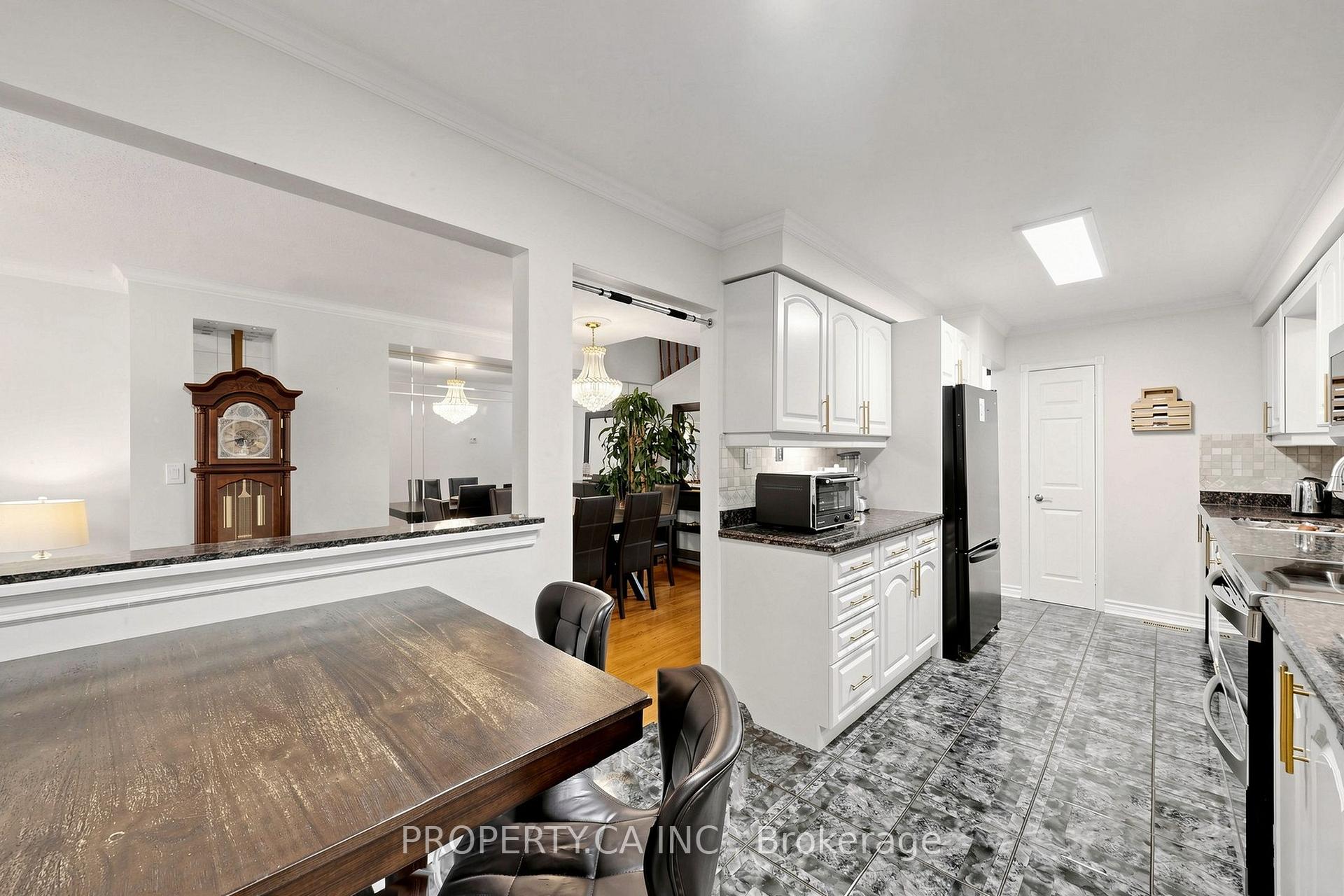 Photo 15 of 80 Peter Andrew Crescent, Vaughan, Brownridge — HOMEH