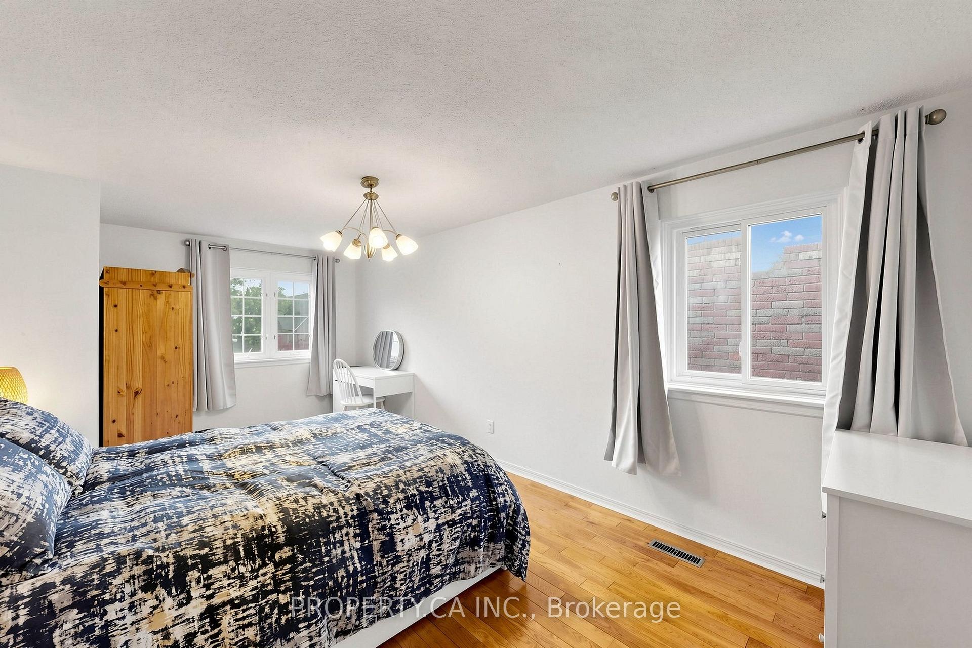 Photo 19 of 80 Peter Andrew Crescent, Vaughan, Brownridge — HOMEH