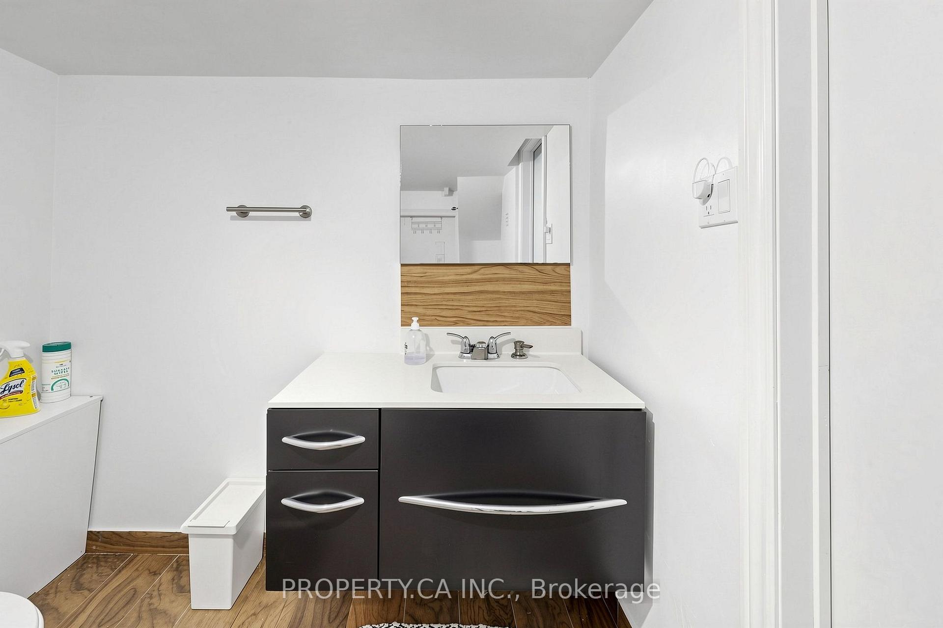 Photo 37 of 80 Peter Andrew Crescent, Vaughan, Brownridge — HOMEH