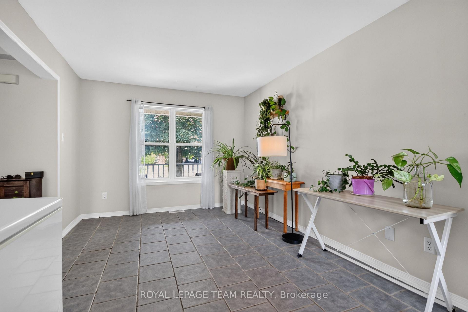 Photo 7 of 46 Mika Street, Ottawa, Stittsville (North) — HOMEH