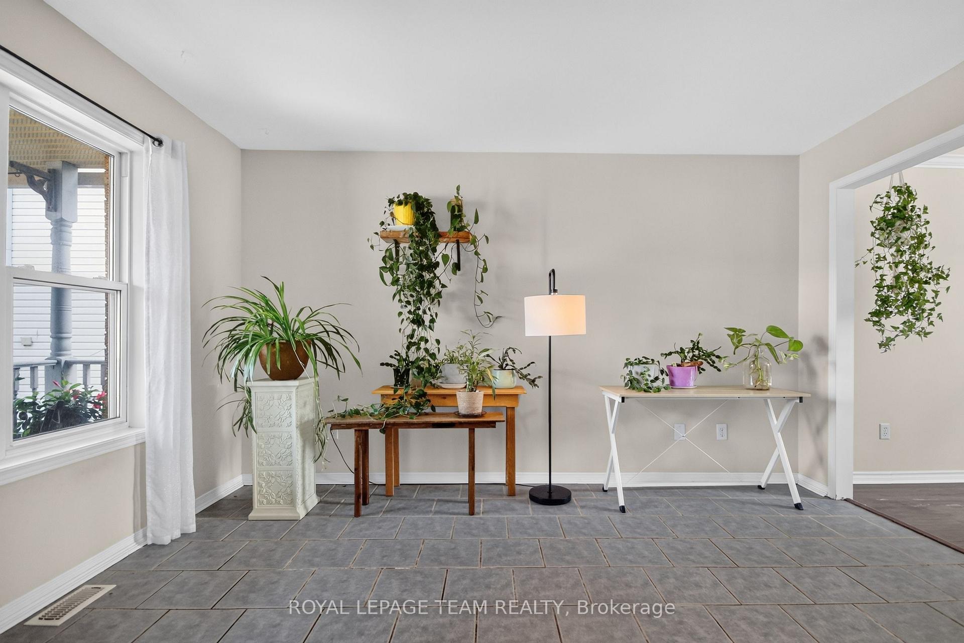 Photo 8 of 46 Mika Street, Ottawa, Stittsville (North) — HOMEH
