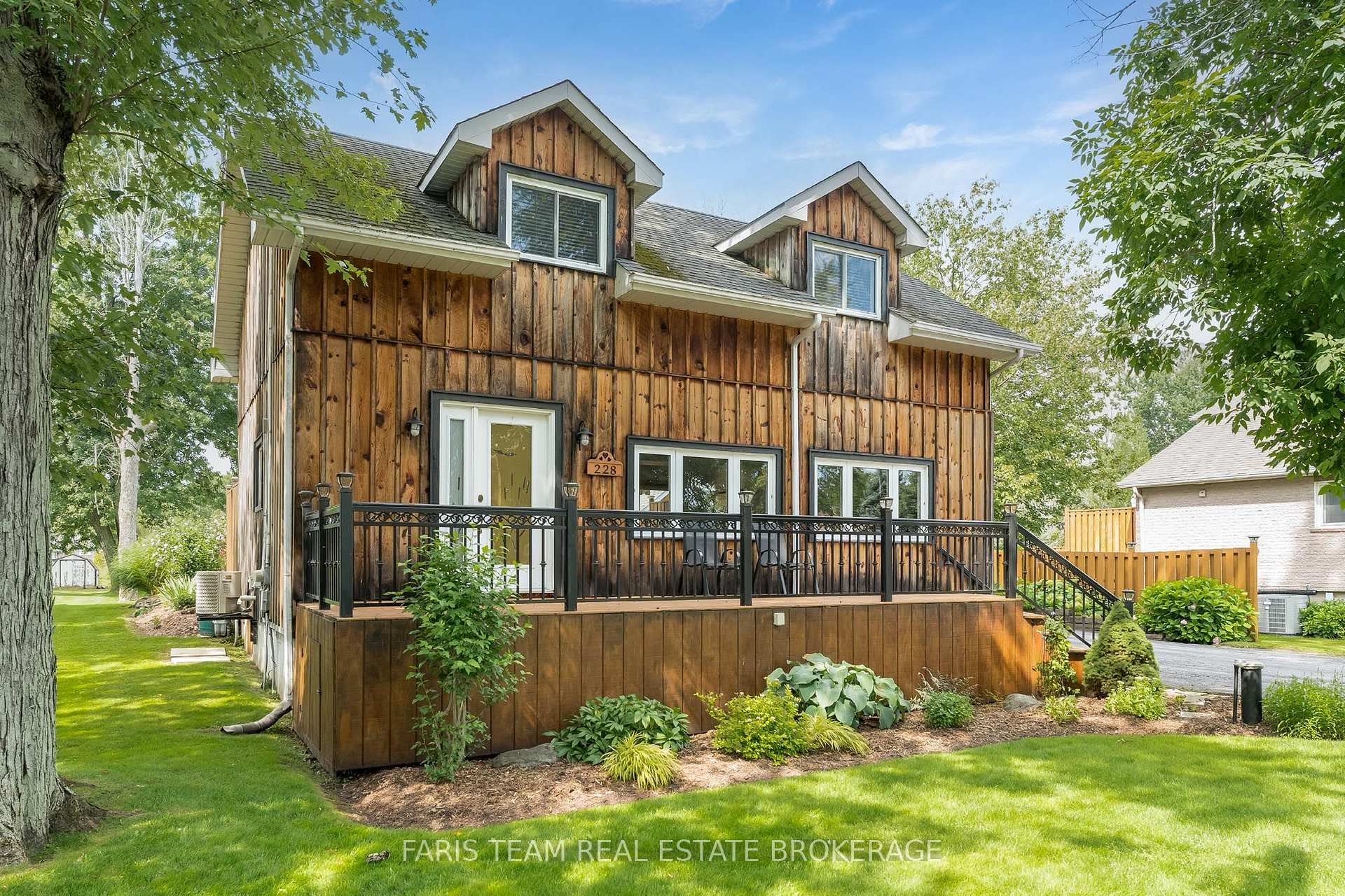 Photo 2 of 228 Bayshore Road, Innisfil, Rural Innisfil — HOMEH