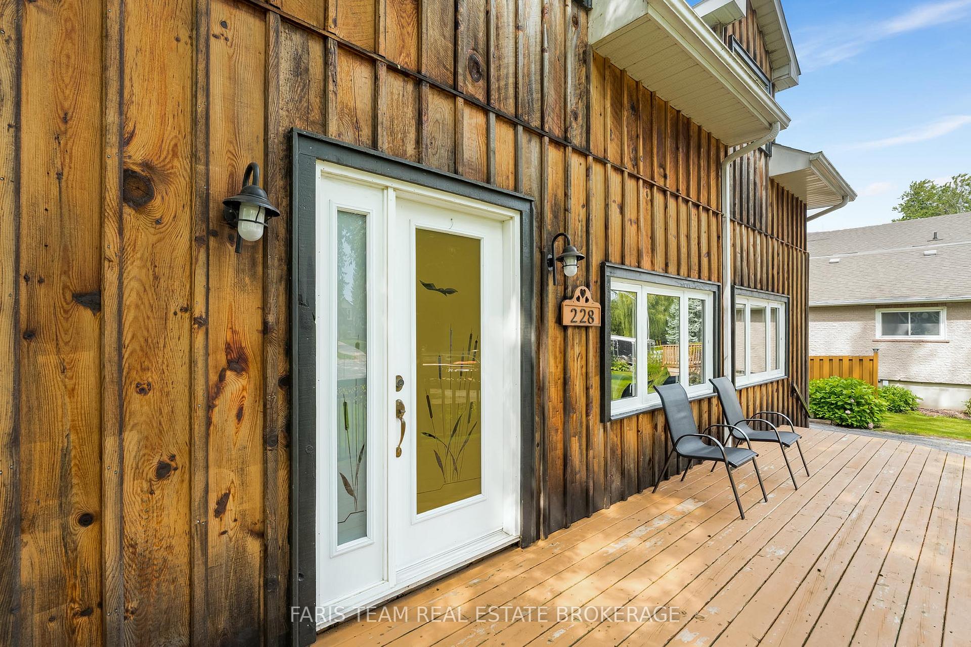 Photo 3 of 228 Bayshore Road, Innisfil, Rural Innisfil — HOMEH