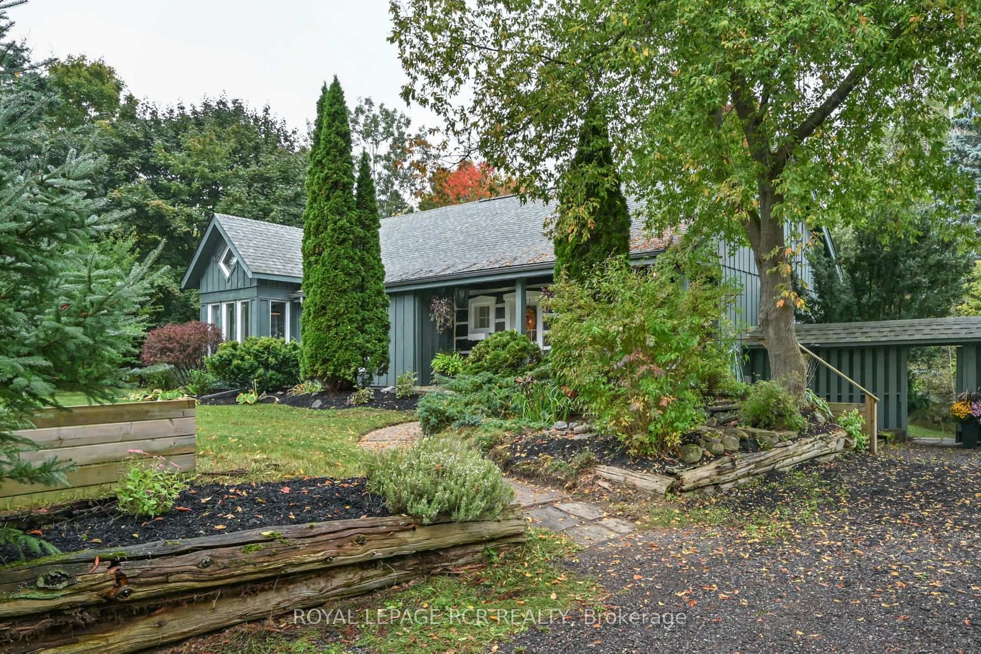 Photo 2 of 1762 Queen Street, Caledon, Alton — HOMEH