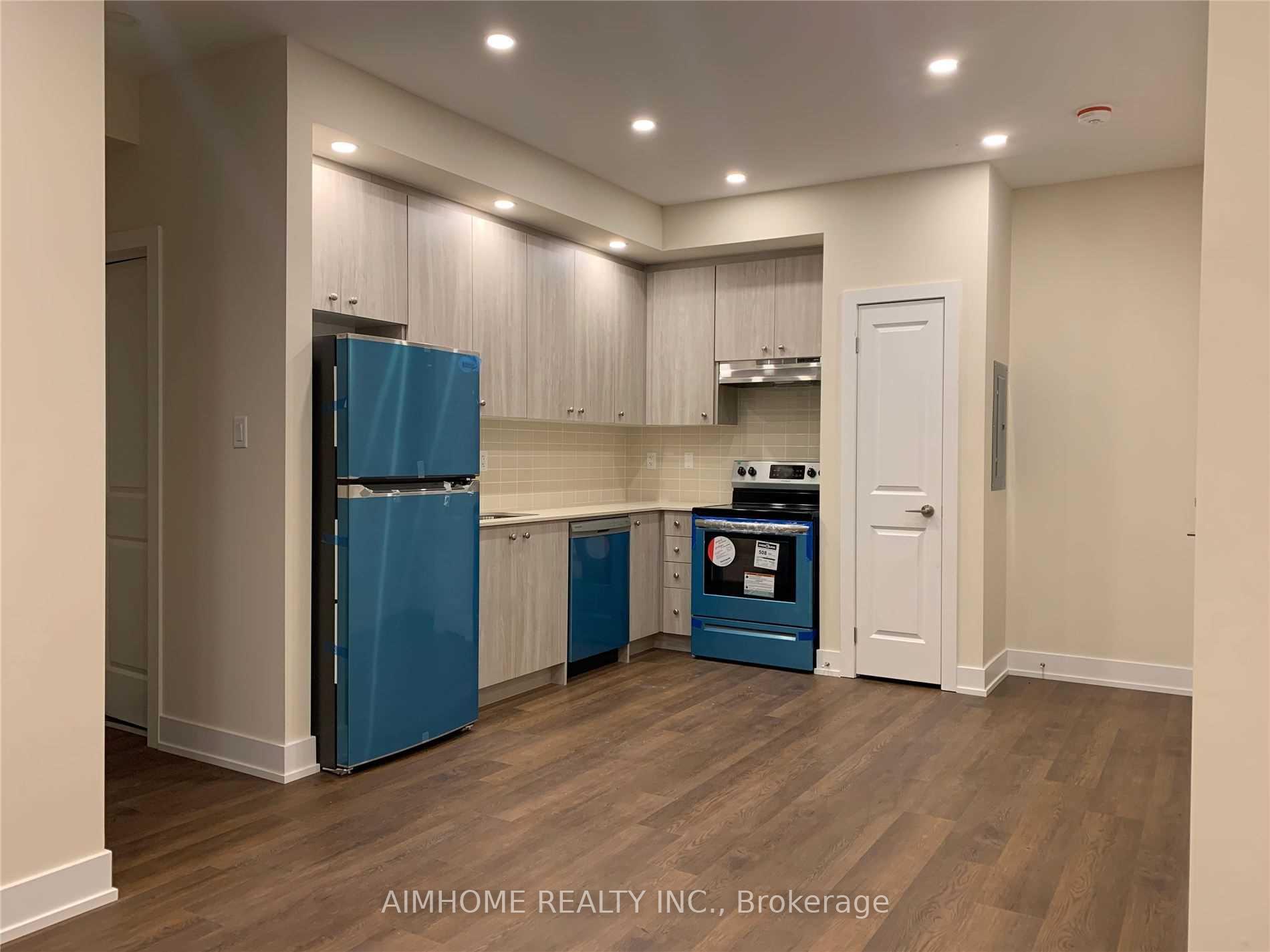 Photo 2 of Unit 17, 1 Bond Crescent, Richmond Hill, Oak Ridges — HOMEH