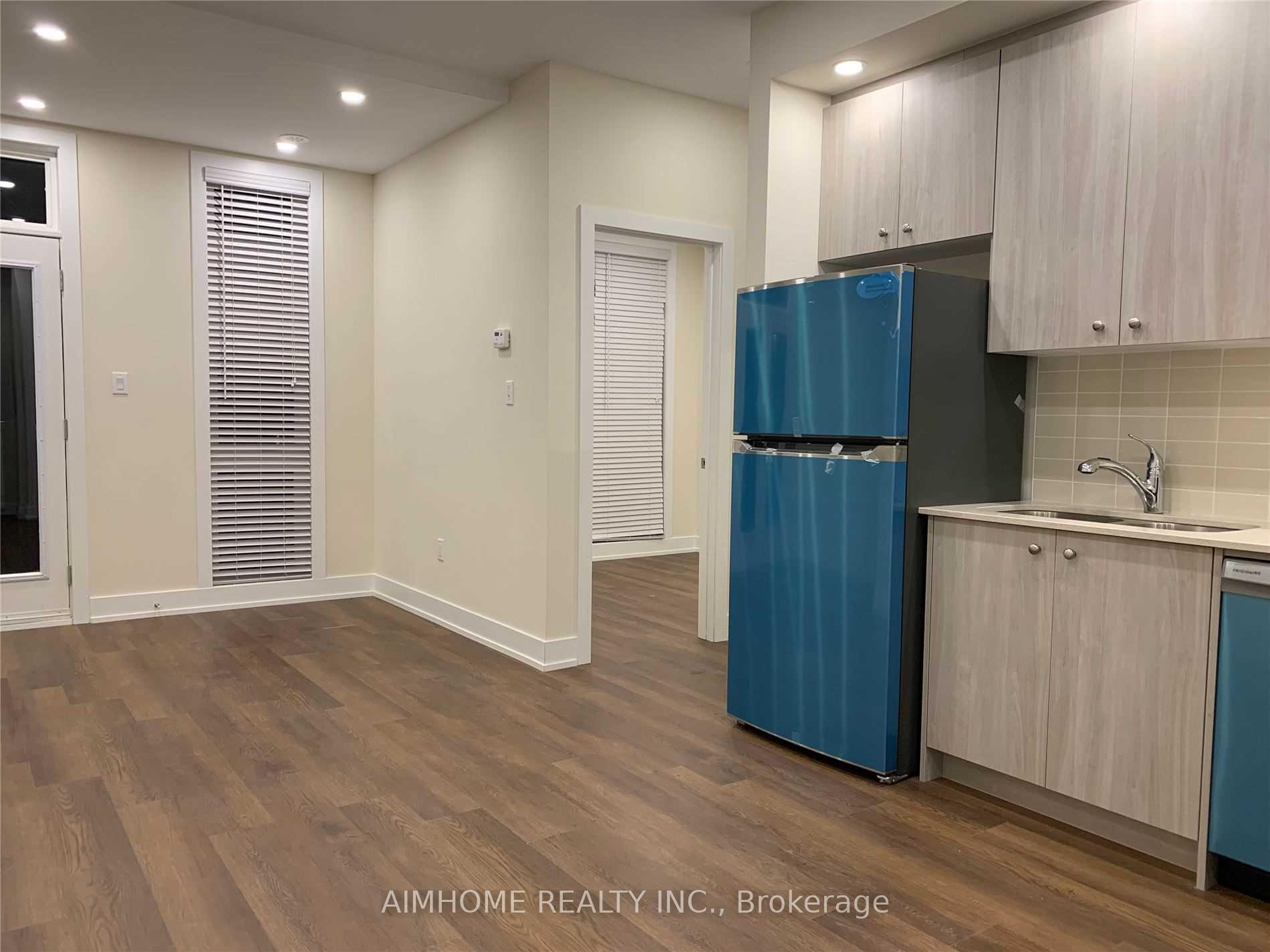 Photo 4 of Unit 17, 1 Bond Crescent, Richmond Hill, Oak Ridges — HOMEH