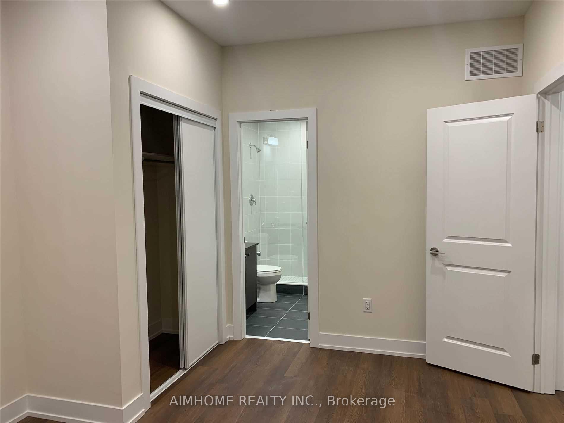 Photo 6 of Unit 17, 1 Bond Crescent, Richmond Hill, Oak Ridges — HOMEH