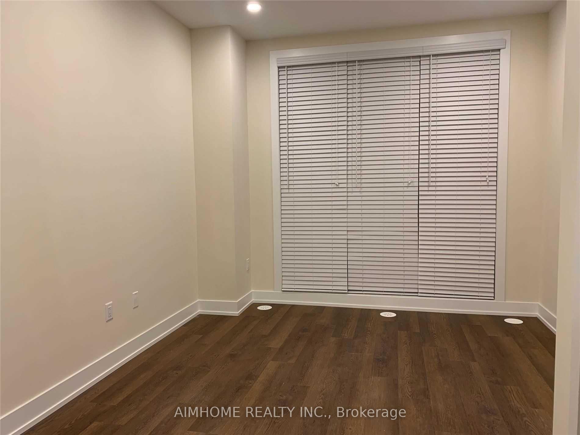 Photo 7 of Unit 17, 1 Bond Crescent, Richmond Hill, Oak Ridges — HOMEH
