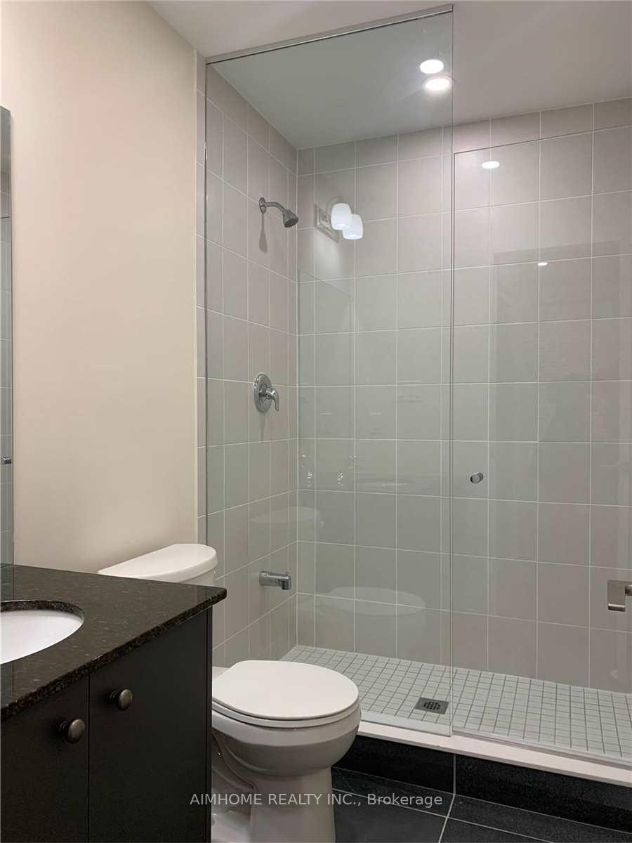 Photo 11 of Unit 17, 1 Bond Crescent, Richmond Hill, Oak Ridges — HOMEH