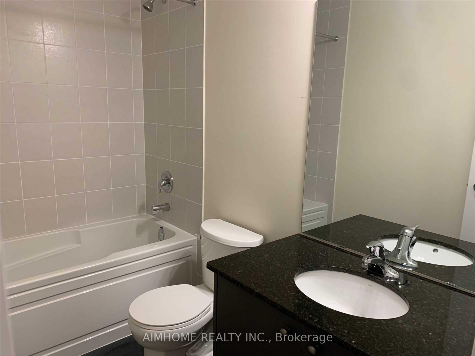 Photo 12 of Unit 17, 1 Bond Crescent, Richmond Hill, Oak Ridges — HOMEH