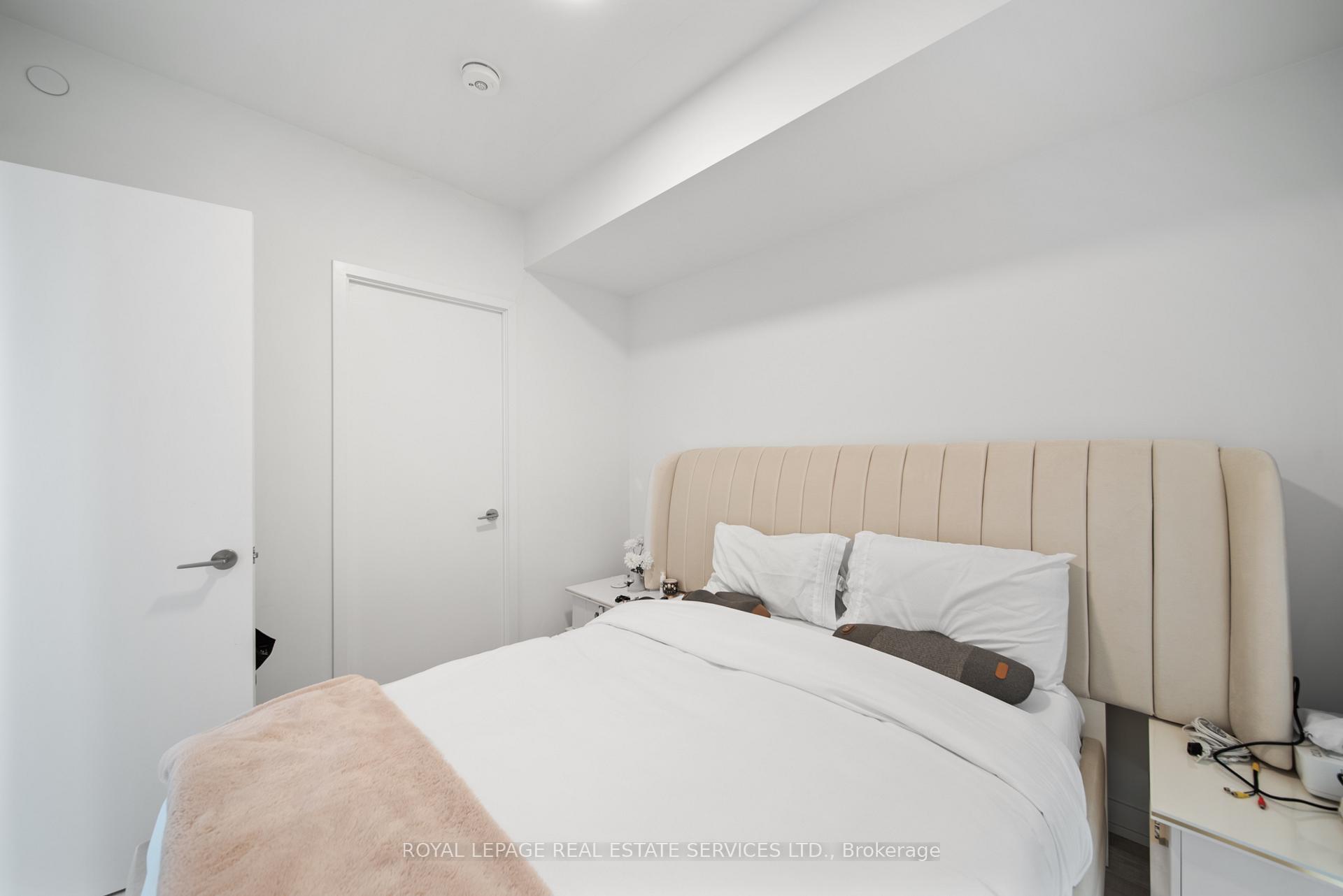 Photo 7 of Unit 4207, 39 Roehampton Avenue, Toronto, Mount Pleasant West — HOMEH