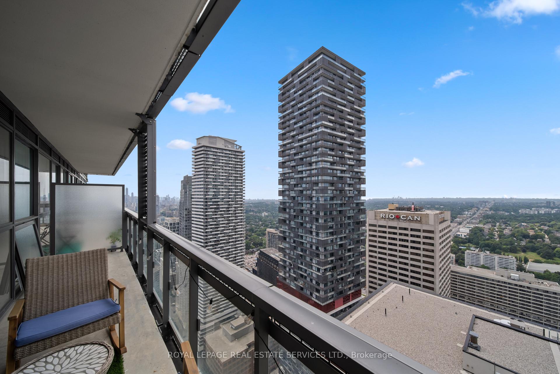 Photo 13 of Unit 4207, 39 Roehampton Avenue, Toronto, Mount Pleasant West — HOMEH