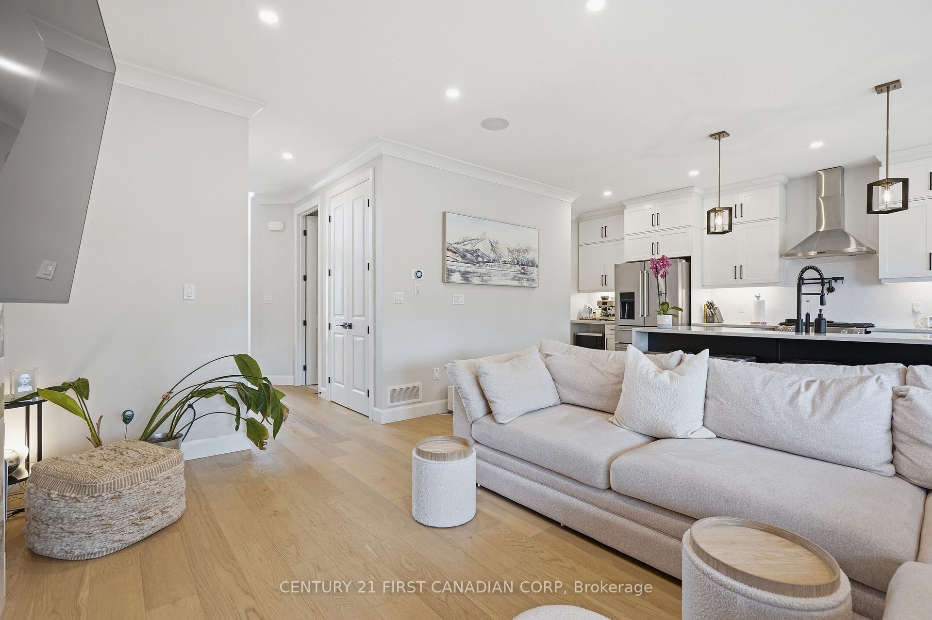 Photo 7 of 3100 Tillmann Road, London, South V — HOMEH