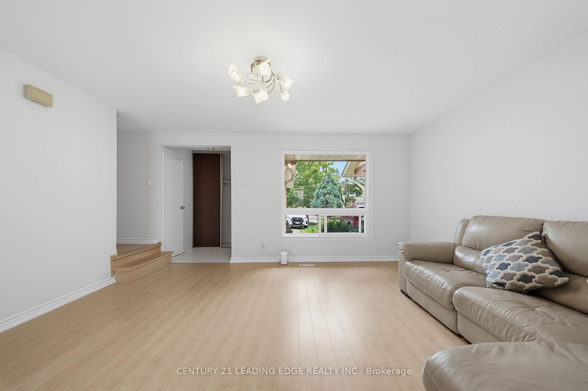 Photo 6 of 109 Phalen Crescent, Scarborough, Milliken — HOMEH