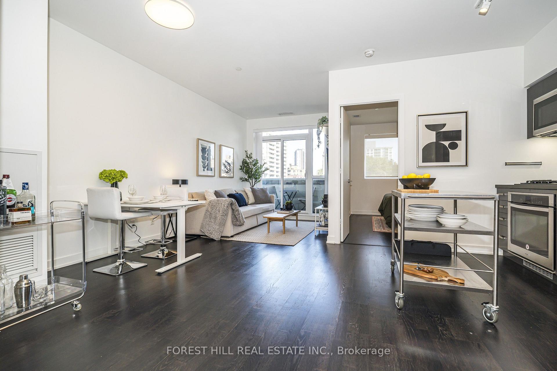 Photo 4 of Unit 202, 501 St Clair Avenue W, Toronto, Casa Loma — HOMEH