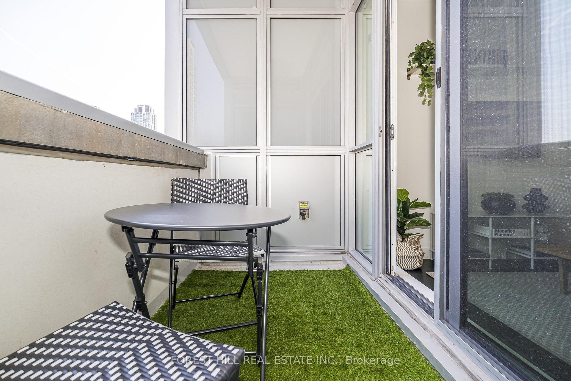 Photo 24 of Unit 202, 501 St Clair Avenue W, Toronto, Casa Loma — HOMEH