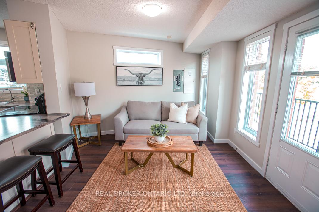 Photo 4 of Unit B, 489 East Avenue, Kitchener, King East — HOMEH