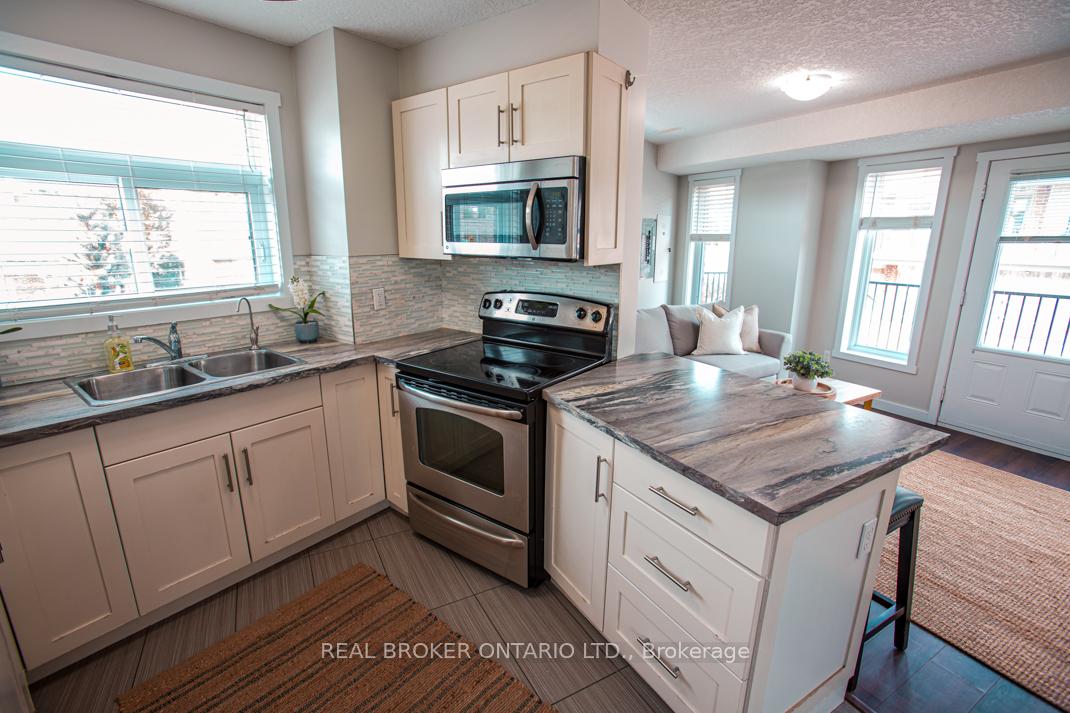 Photo 12 of Unit B, 489 East Avenue, Kitchener, King East — HOMEH