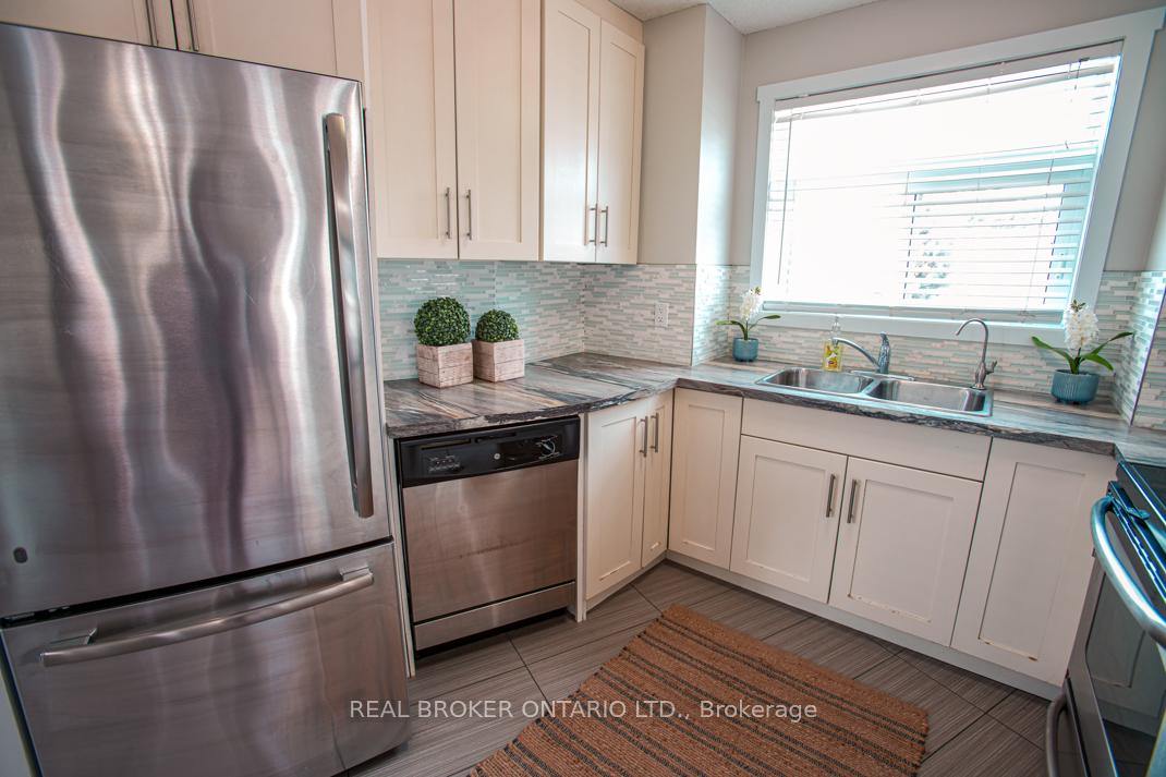 Photo 16 of Unit B, 489 East Avenue, Kitchener, King East — HOMEH