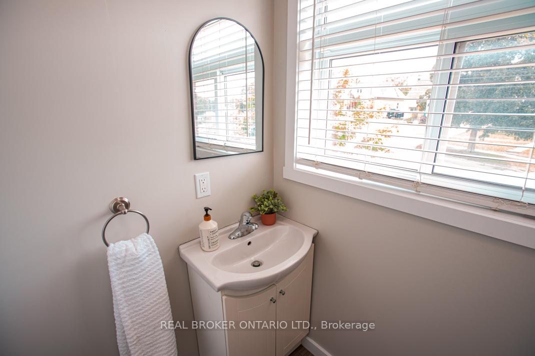 Photo 23 of Unit B, 489 East Avenue, Kitchener, King East — HOMEH
