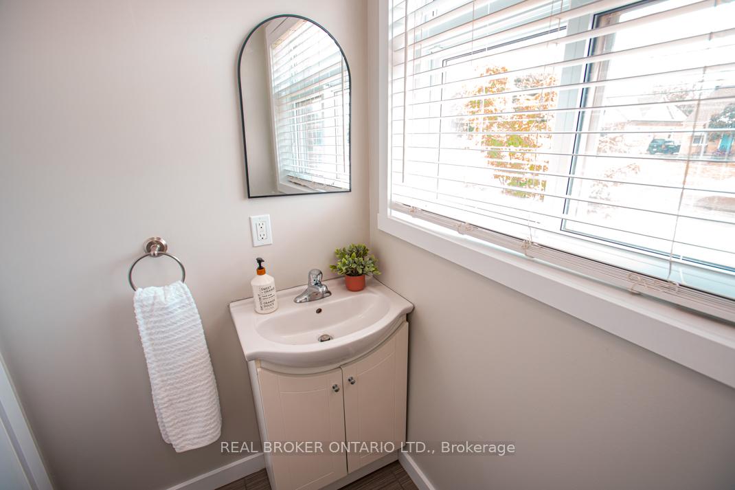 Photo 24 of Unit B, 489 East Avenue, Kitchener, King East — HOMEH