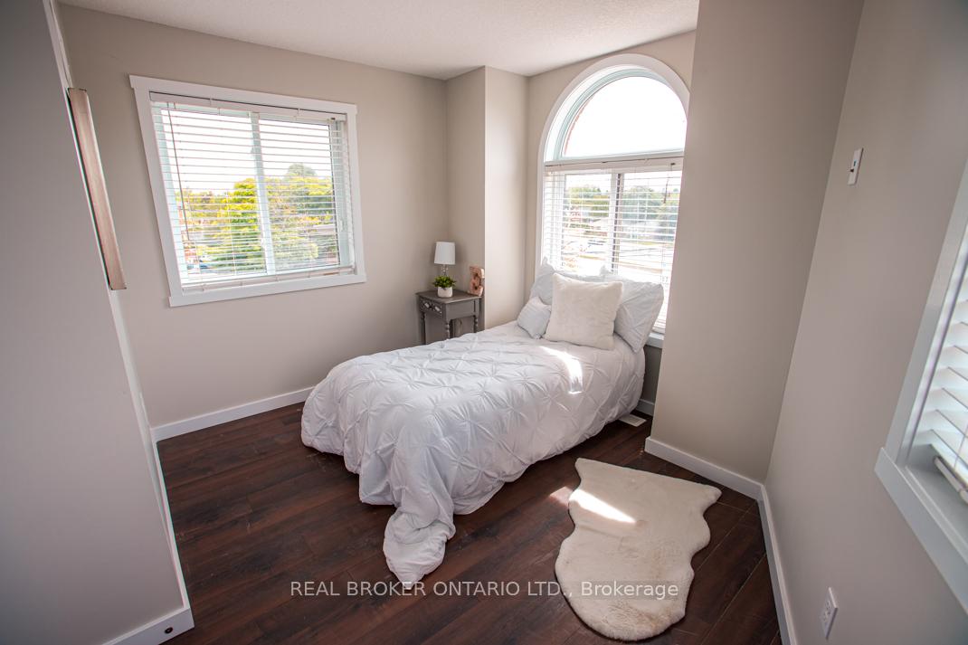Photo 30 of Unit B, 489 East Avenue, Kitchener, King East — HOMEH