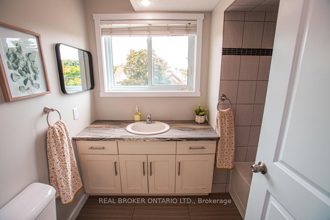Photo 34 of Unit B, 489 East Avenue, Kitchener, King East — HOMEH