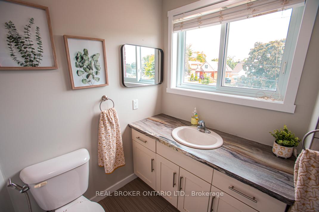 Photo 36 of Unit B, 489 East Avenue, Kitchener, King East — HOMEH