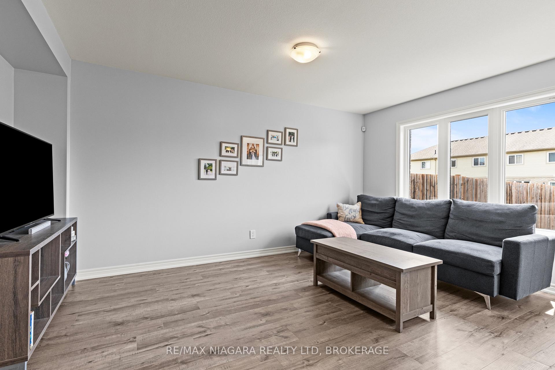 Photo 6 of 159 Heron Street, Welland, Coyle Creek — HOMEH