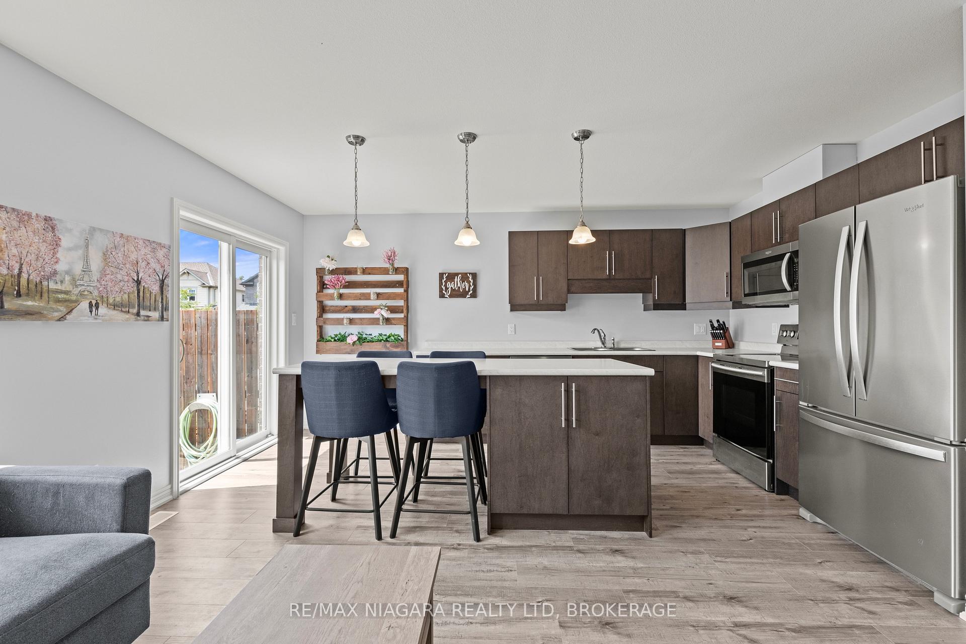 Photo 8 of 159 Heron Street, Welland, Coyle Creek — HOMEH