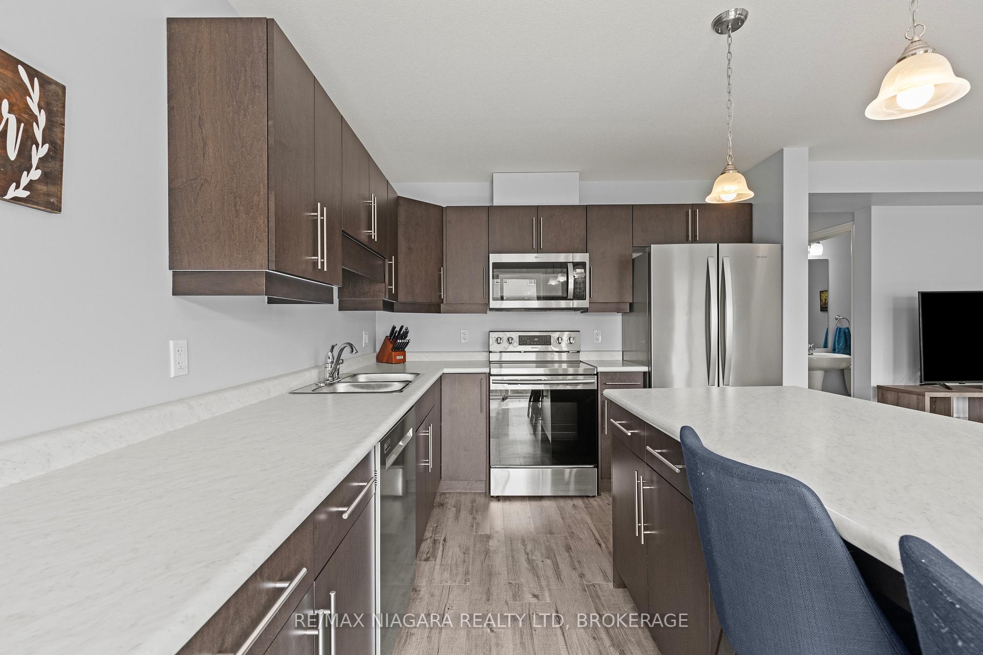 Photo 9 of 159 Heron Street, Welland, Coyle Creek — HOMEH