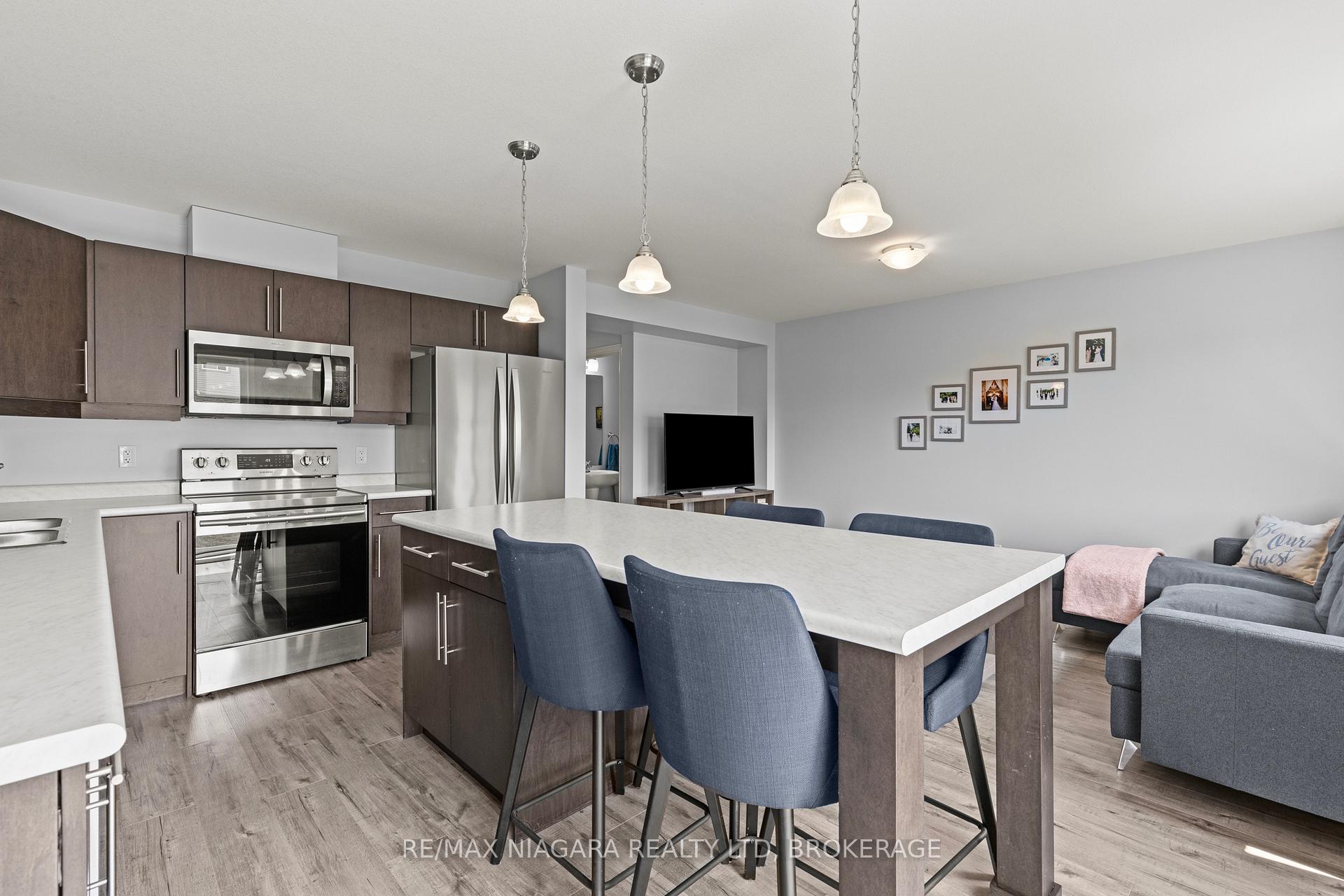 Photo 10 of 159 Heron Street, Welland, Coyle Creek — HOMEH