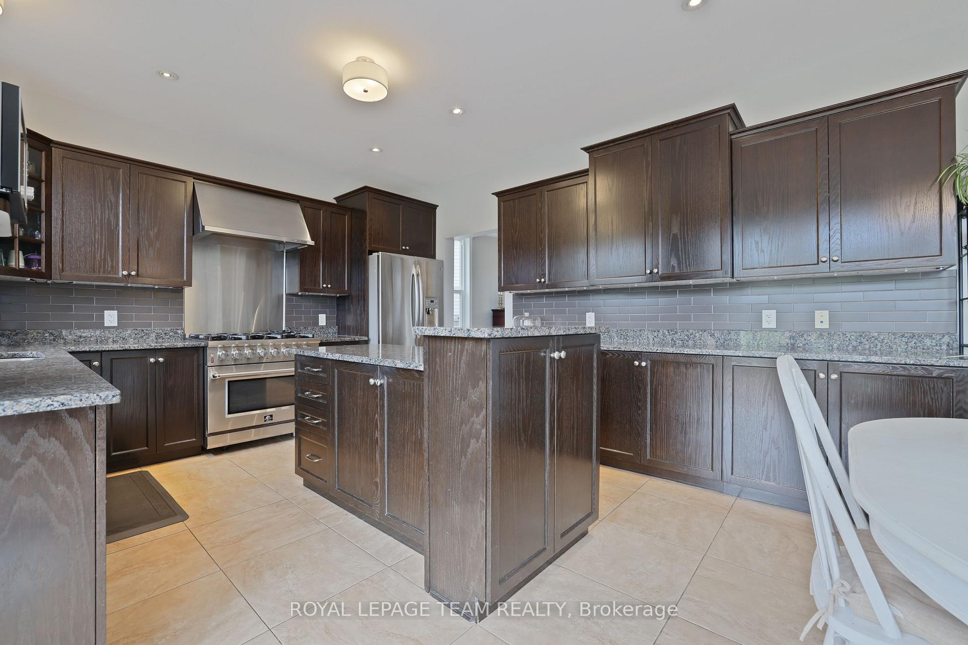 Photo 13 of 622 Anjana Circle, Ottawa, Barrhaven - Cedargrove/Fraserdale — HOMEH