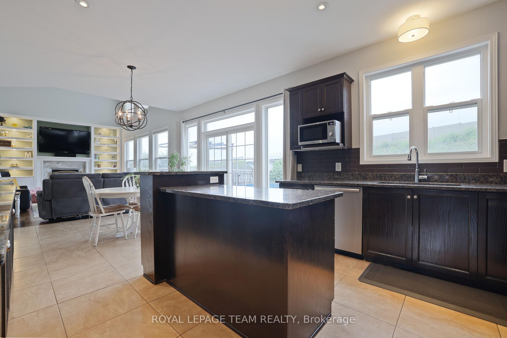 Photo 17 of 622 Anjana Circle, Ottawa, Barrhaven - Cedargrove/Fraserdale — HOMEH