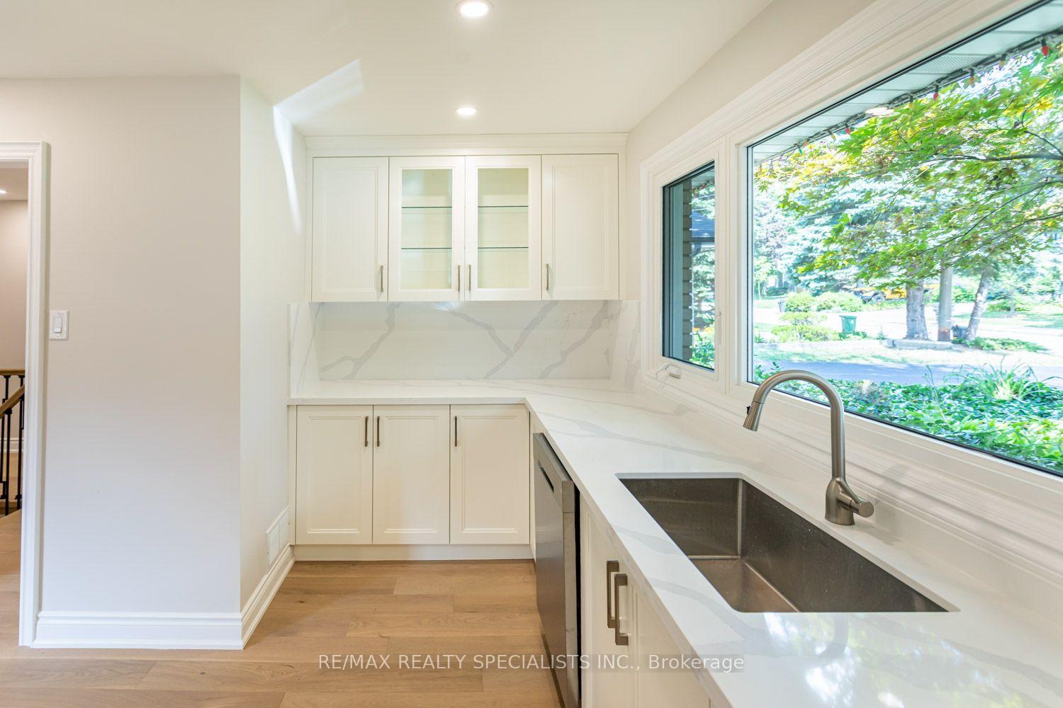 Photo 11 of 22 Heathview Avenue, North York, Bayview Village — HOMEH