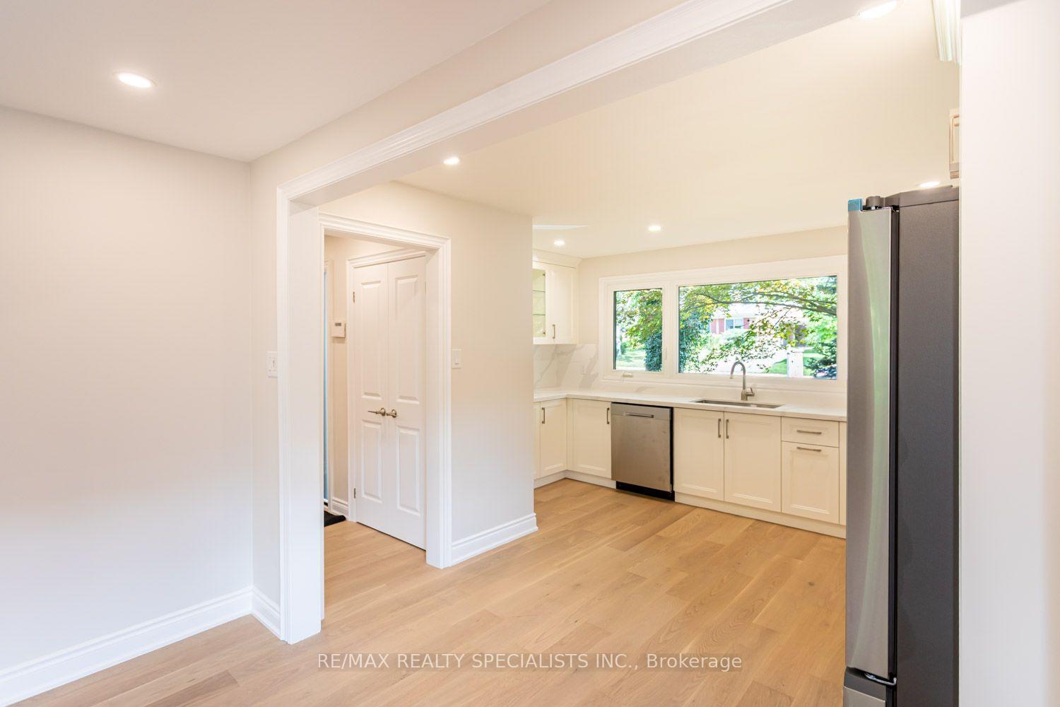 Photo 13 of 22 Heathview Avenue, North York, Bayview Village — HOMEH
