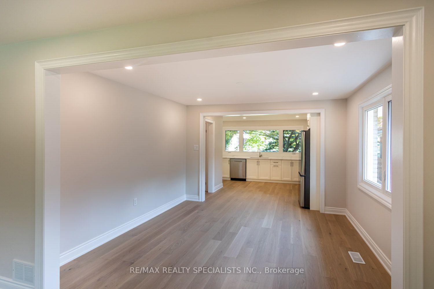 Photo 21 of 22 Heathview Avenue, North York, Bayview Village — HOMEH