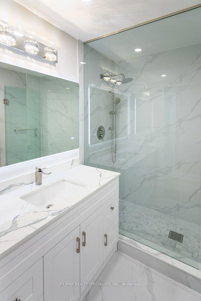 Photo 29 of 22 Heathview Avenue, North York, Bayview Village — HOMEH